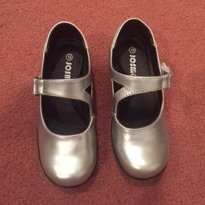 Adorable JOSMO Silver Platform Clog- Girls Size 13